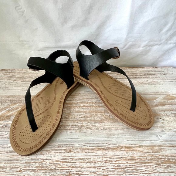Weeboo Black Thong Sandals with Buckle, Flats, Size 9, Gladiator Style, EUC! - Picture 1 of 10